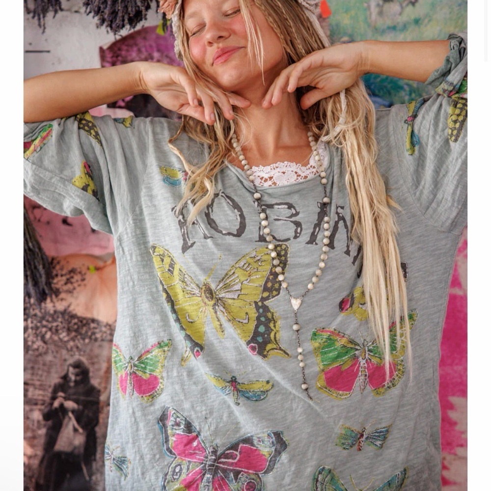 Magnolia Pearl Butterfly Ensemble Viggo Tee